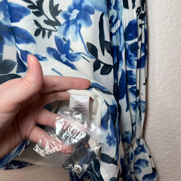 Talbots Women's Floral Blouse M Blue & White Long Pleated Bell Sleeve - Picture 8 of 13